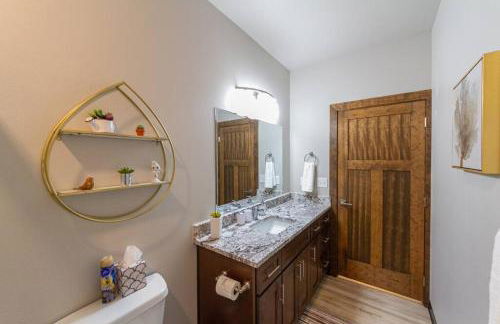 Gorgeous Triplex Unit With Spectacular Lake Views! - Foto 10