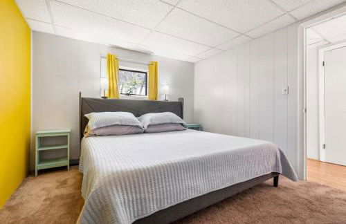 Nothing Fancy Older Apt Walk to Downtown King Bed - Foto 18