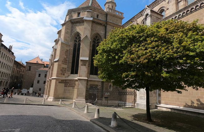 Geneva Zombie Run - City Exploration Game - Photo 3