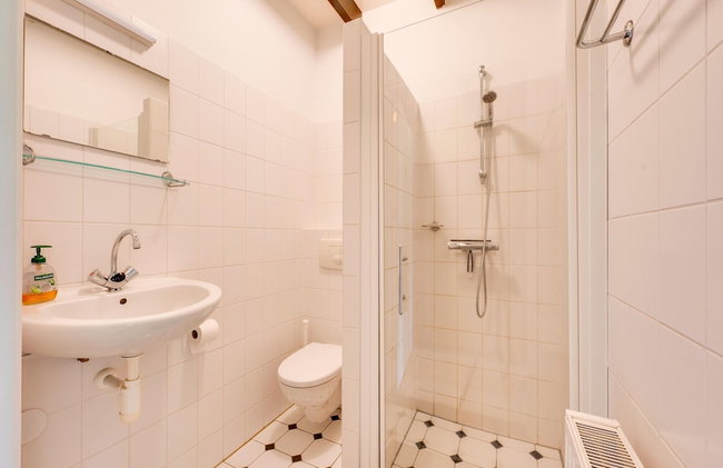 Holiday Home with Meadow View near Forests - Photo 18