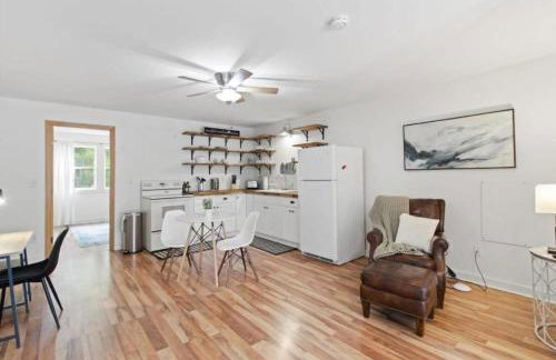 Wooded Retreat with game area and hot tub - Foto 45