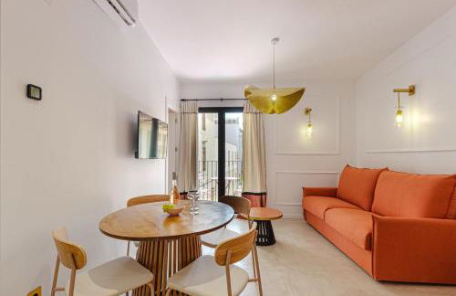 Apartment with exceptional charm in historic center of Alicante - Photo 17