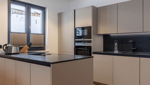 & Infinity Pool - Photo 3, Kitchen / Dining Room