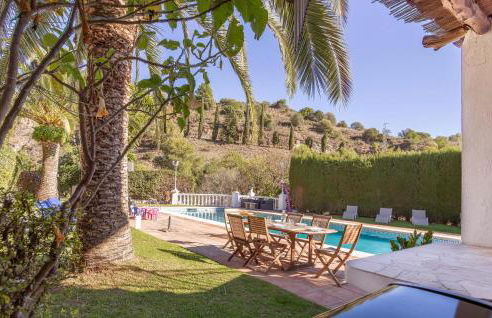 Lilia Barajas - Photo 21