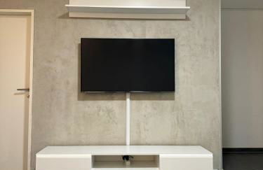 Modern & Zentral in Lev, schnell in Köln DDorf, schnelles WIFI, Netflix - Foto 4