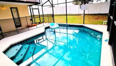 Joyful and Bright 4 Bedroom 3 Bathroom Pool Home - Foto 2