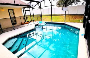Joyful and Bright 4 Bedroom 3 Bathroom Pool Home - Foto 2
