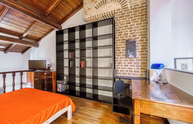 Piazza Maggiore Duplex Apartment - Photo 3