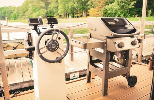 TraumZeitBoot Heidi - exklusiver Festlieger in perfekter Lage am Scharmützelsee Bad Saarow - Foto 2