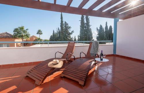Family Fairways I Spacious 4-Bedroom Townhouse Near Beach & Golf, Estepona - Photo 2