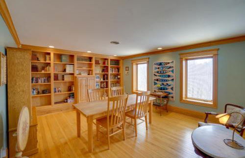 Spacious McArthur Home Private Hot Tub and Pond! - Photo 19