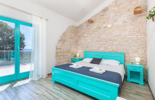 Lovely House Kristina with a pool - Photo 26