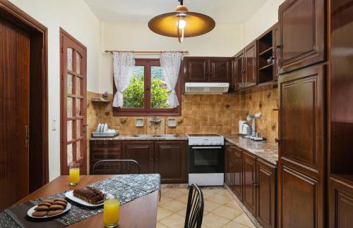 Garden House with Pool, 10min to center - Foto 13