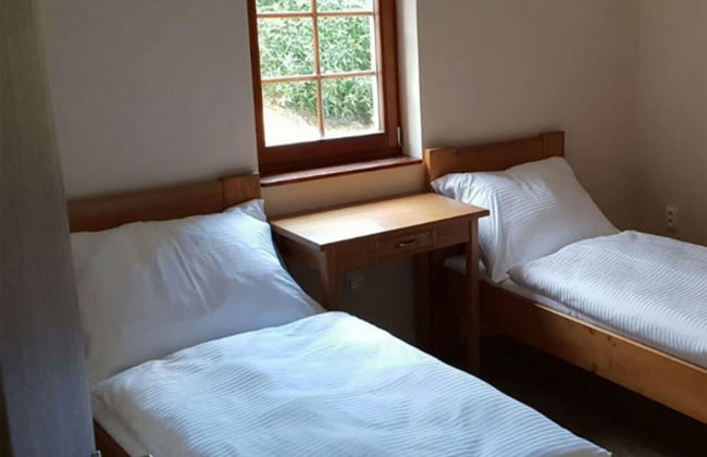 Inviting Villa With Warm Ambience - Photo 6