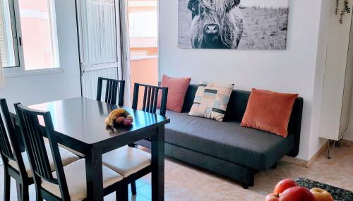 2 bedroom apartment with a pool - Foto 2