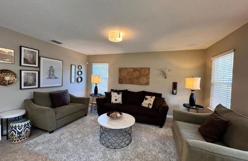 Incrível casa 5BD/5BA com piscina perto da Disney - Foto 9