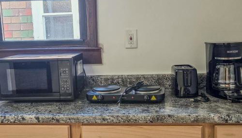 Spacious 3BR Niagara Falls Home with King Bed & Parking 18 Blocks from the Falls - Foto 3