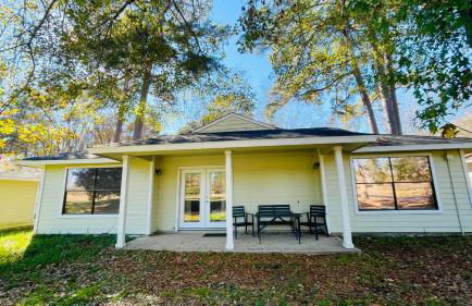 Resort Living near Lake Conroe - Photo 13