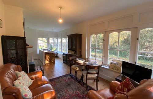 Old Droxford Station Signal Box - Photo 4