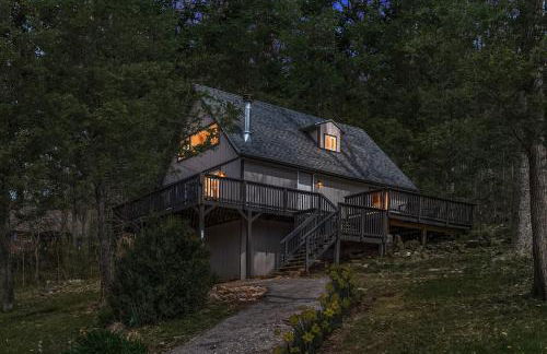 Hot Tub, Wraparound Deck, & WiFi at Chalet Cabin - Foto 24