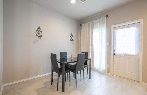 Gorgeous, Brand New 3 Bedrooms Home- Built 2024, Near SeaWorld & Lackland AFB - Foto 25