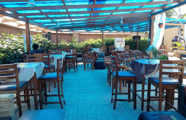 Georgia Hotel - Photo 9