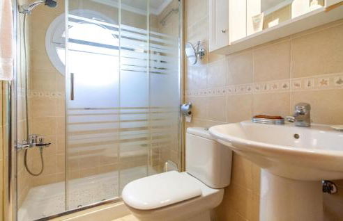 3 Bedroom Stunning Apartment In Calpe - Photo 28