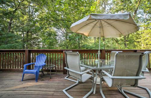 Hot Tub and Wooded Views Lakefront Blue Eye Cottage - Foto 22