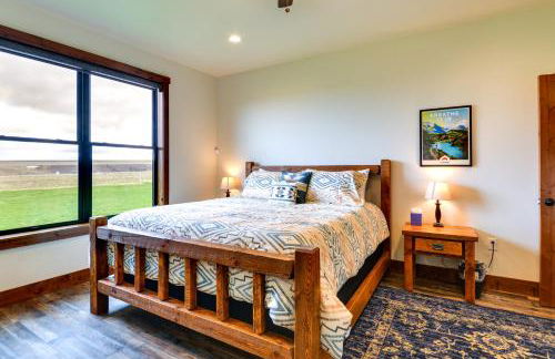 Sleek Red Lodge Home Rental with Private Hot Tub! - Foto 13