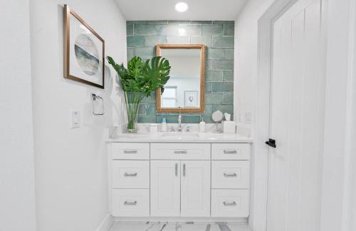 Oceanfront Cocoa Beach Vacation Home Private Beach, Tiki Bar & Family Fun - Foto 10