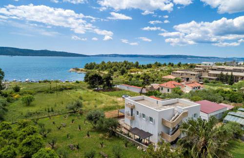 Elegant Holiday House 3D by the Sea with pool and included breakfast - Photo 7