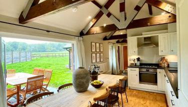 Stone Barn - Photo 2