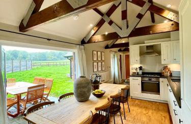 Stone Barn - Photo 2