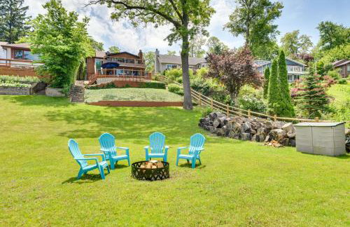 Waterfront Fox Lake Vacation Rental with Fire Pit! - Foto 2