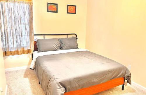 Modern 5 Bedroom Pocono house - Jacuzzi - Gameroom - Near Lake - Golf Couse - Foto 32