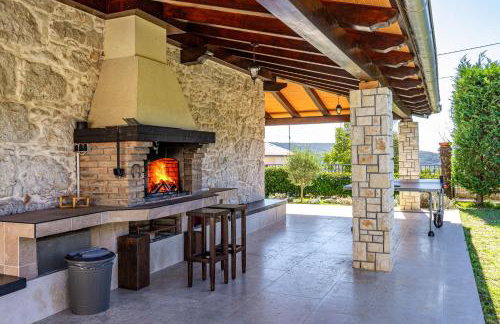 Charming Villa Antoana for families and kids in Labin - Rabac with kids playground & private pool - Foto 3