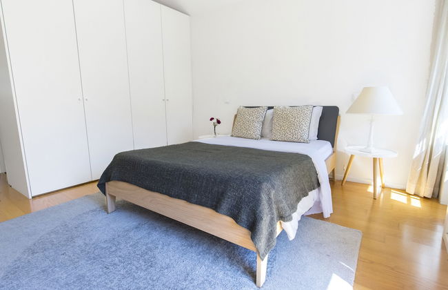 Bright 3BR Flat w/ AC in City Center by LovelyStay - Photo 7