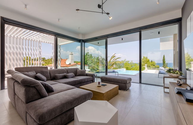 Luxury Villa Luna with Swimming Pool - Photo 10