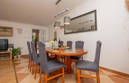 Amazing Home In Vrgorac With Wifi - Photo 5