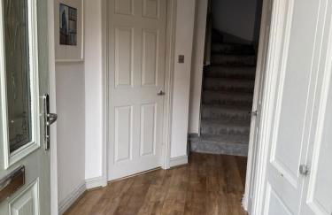 Cosy 4BR house, West Didsbury, bars and restaurants close by, Free Parking, Sleeps 8 - Photo 27