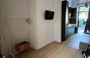 Studio next to Parque del Oeste - Photo 9