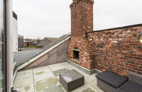 The Penthouse, Opposite Sale Metrolink, Includes Free Parking - Photo 11