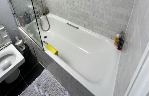 House - Sleeps 4 - Garden - Pets Ok - Parking - Photo 24