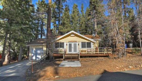 Peaceful Sunshine Chalet with Hot Tub - Foto 3