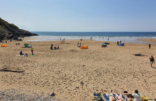 Cozy Cottage Retreat in Swansea - Photo 13