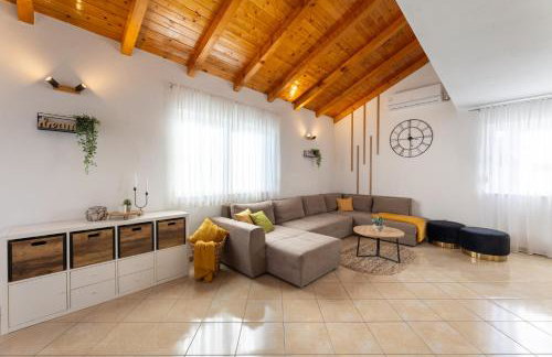 Beautiful Holiday Home "Villa Luka" - Foto 10