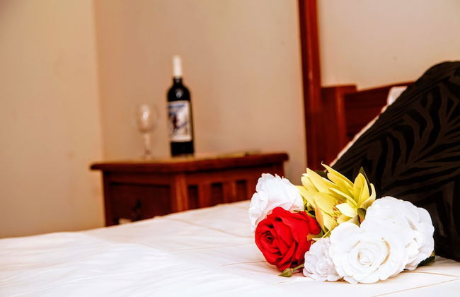 Lush Gardens Apartment 1 - Photo 16