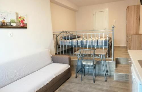 Marina's Apartments - White & Stone Apartment - Photo 20