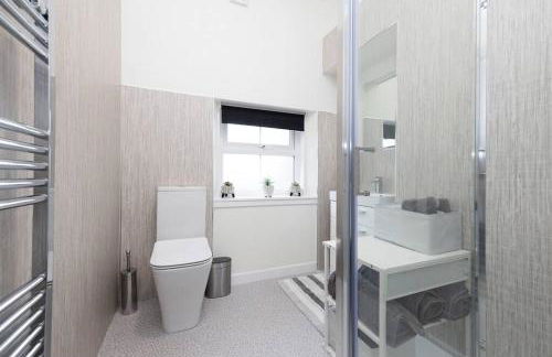 Two Bedroom Country Cottage With Parking - Foto 2