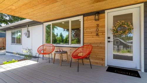 Family-Friendly 4BR Home with AC and Yard Near Airport - Foto 3